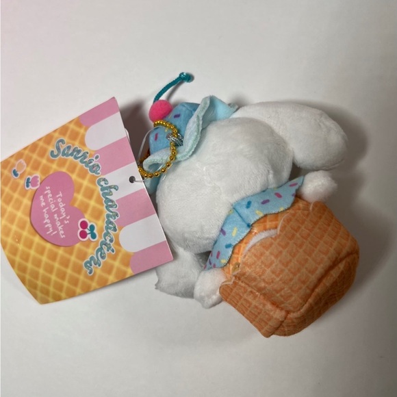 Cinnamoroll Icecream Parlor Sundae Plush Keychain - Cosplay- Sanrio - NWT - Picture 3 of 6